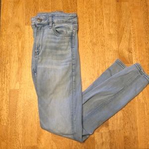 Light Wash American Eagle Jeans